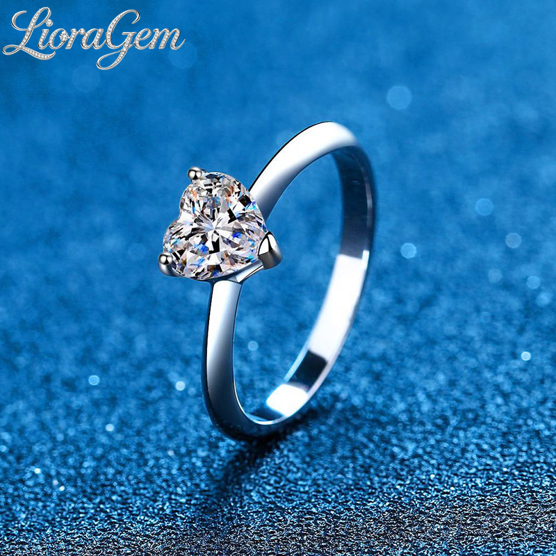 LioraGem 1-Carat Fancy-Shaped  - Moissanite Engagement Ring 1 Carat review and price